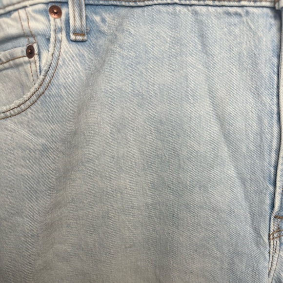 Abercrombie & Fitch the mom high rise Love High Rise Curve light wash 37/24L - Picture 4 of 16